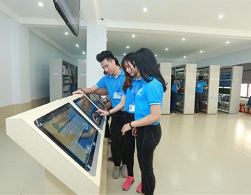 Tập đoàn Dầu khí Quốc gia Việt Nam tặng thư viện hiện đại cho Trường Đại học Mỏ - Địa chất năm 2015